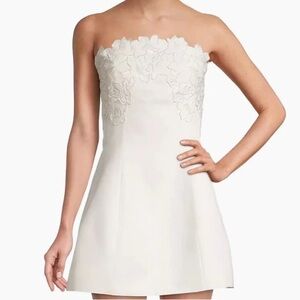 Elegant White Strapless Dress